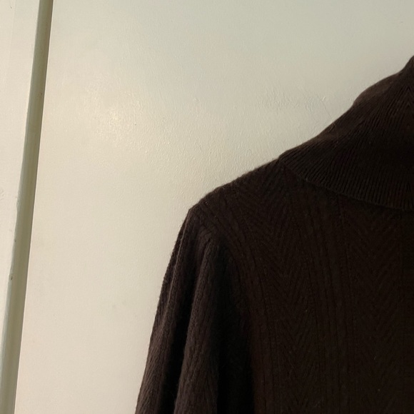 Alice + Olivia Brown Cable Knit Puff Sleeve Cashmere Turtleneck Sweater - Picture 3 of 9